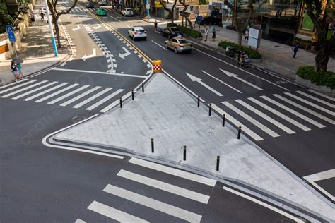 馬路高過屋子